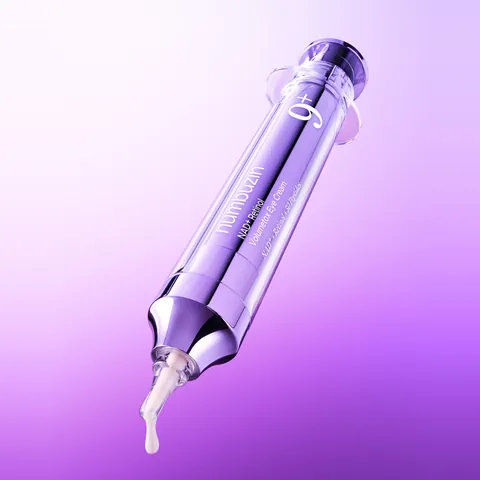 numbuzin No.9 NAD+ Retinol Volumetox Eye Cream sobre fondo morado